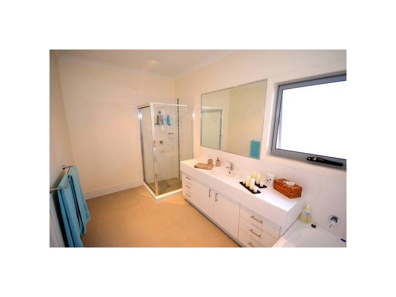 2 Moorhen Lane, North Lakes QLD 4509