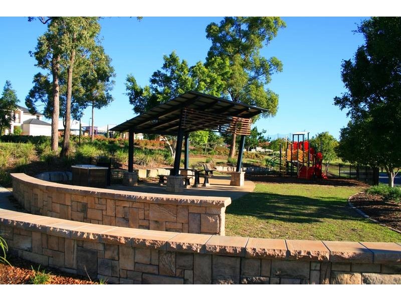 32 Marsh Parade, North Lakes QLD 4509