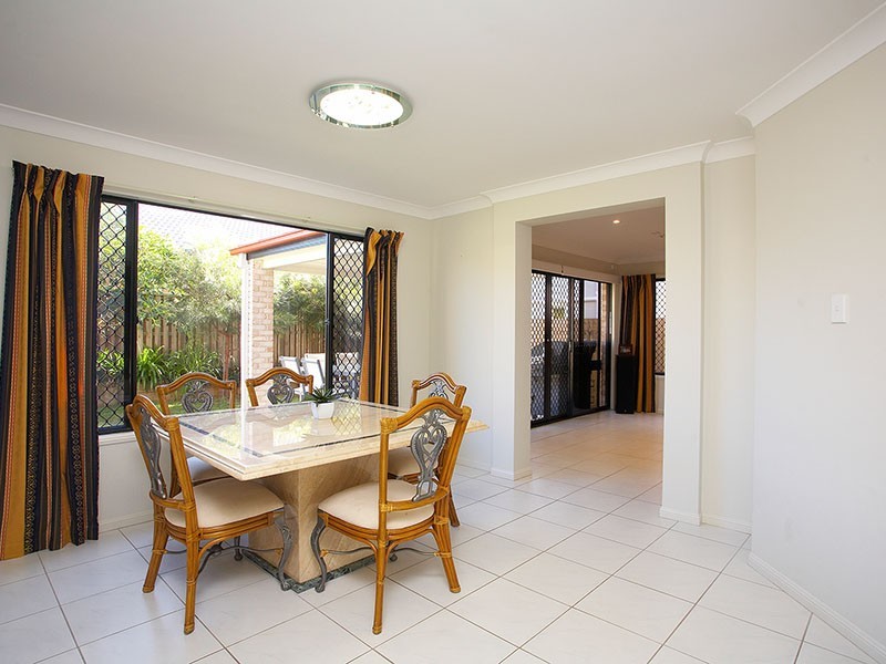 4 Walowa Street, North Lakes QLD 4509