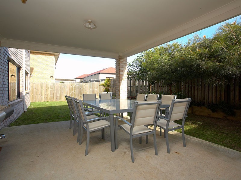 4 Walowa Street, North Lakes QLD 4509