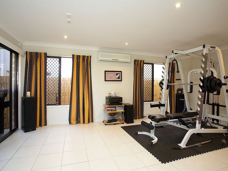 4 Walowa Street, North Lakes QLD 4509