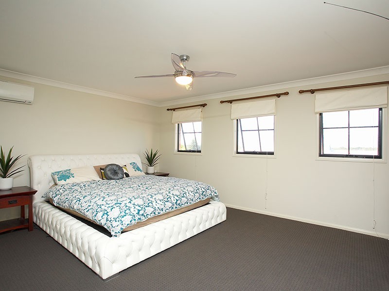 4 Walowa Street, North Lakes QLD 4509