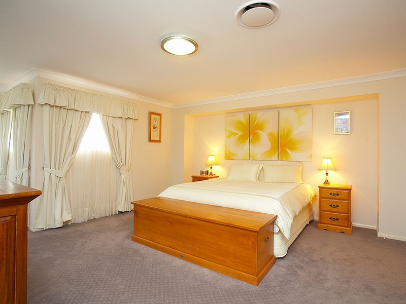 16 Peron Cr, North Lakes QLD 4509