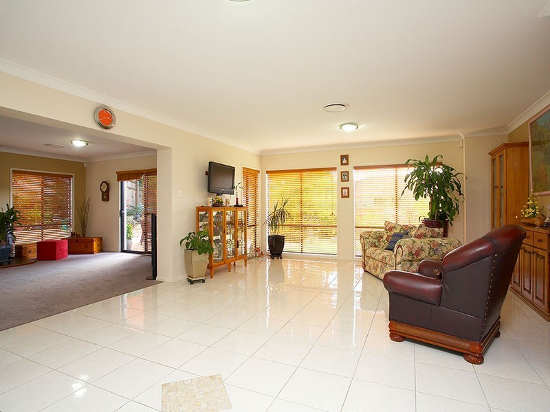 16 Peron Cr, North Lakes QLD 4509