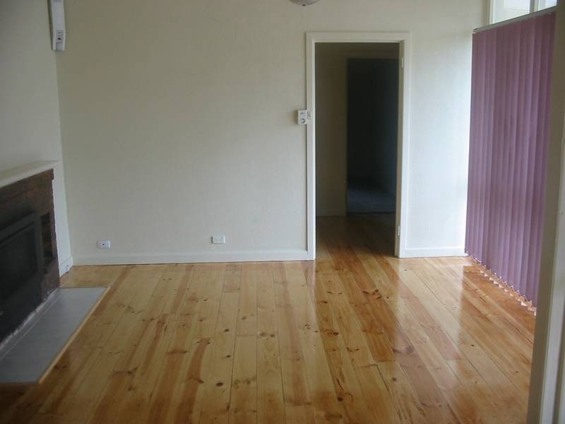 17 Stirling Street, Cobden VIC 3266