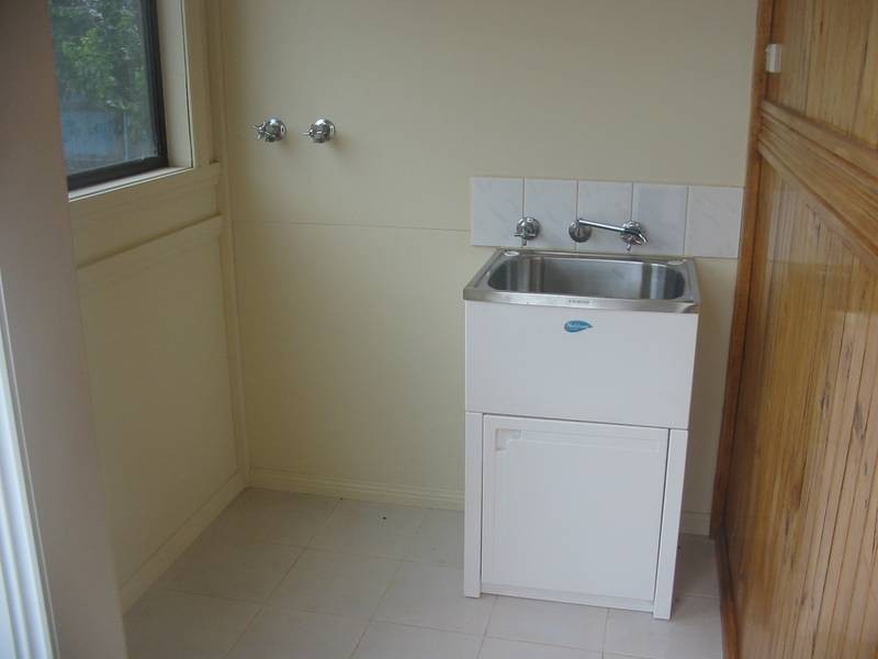 17 Stirling Street, Cobden VIC 3266