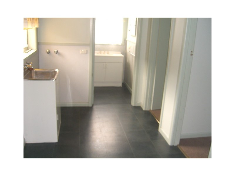 86 Victoria Street, Cobden VIC 3266