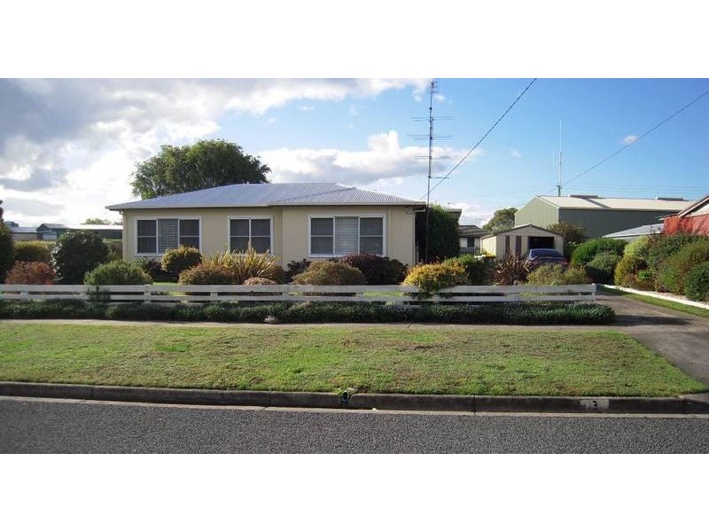 3 Kardella Street, Simpson VIC 3266