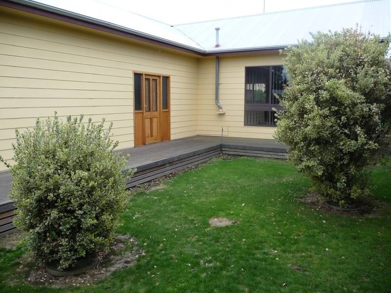 2 Peter Street, Cobden VIC 3266
