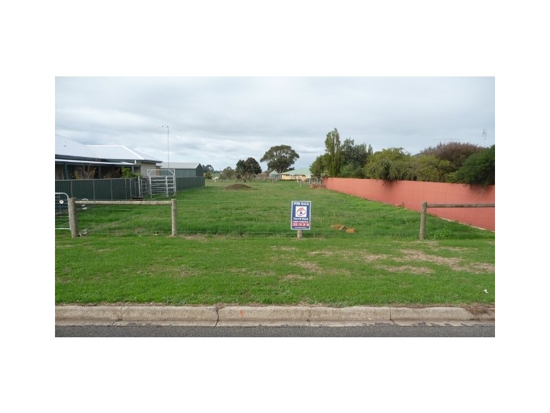 12 Adams Street, Cobden VIC 3266