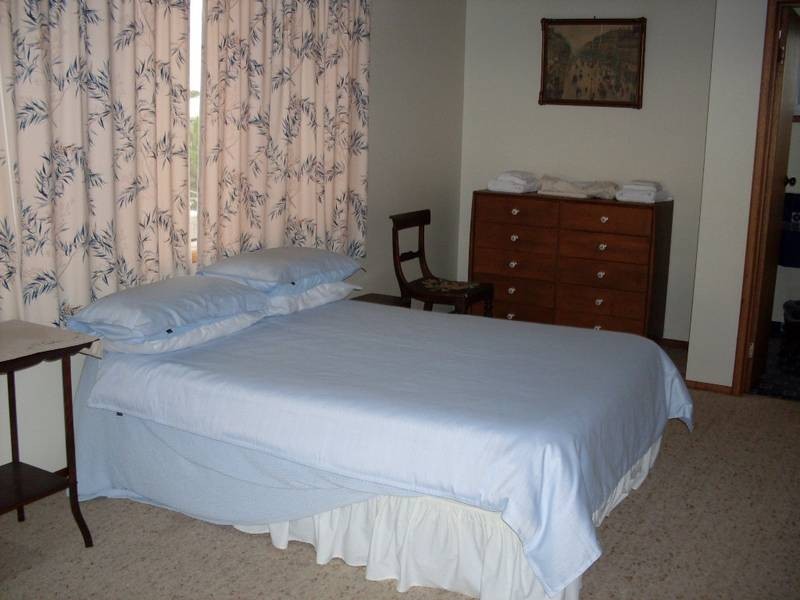 19 Robertson Road, Peterborough VIC 3270