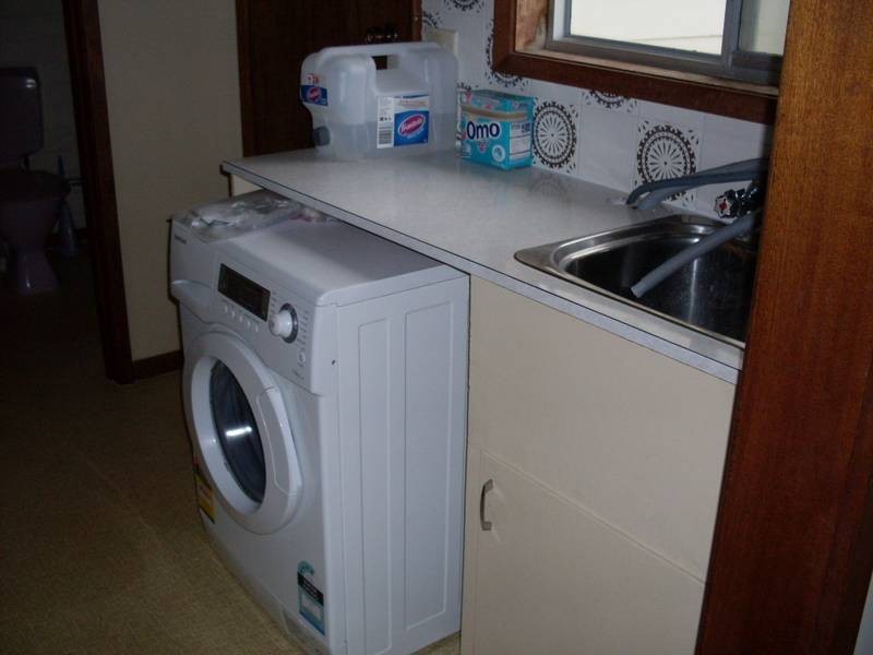 19 Robertson Road, Peterborough VIC 3270