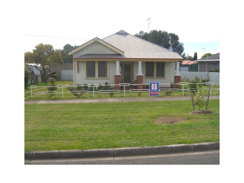 72 Curdie Street, Cobden VIC 3266