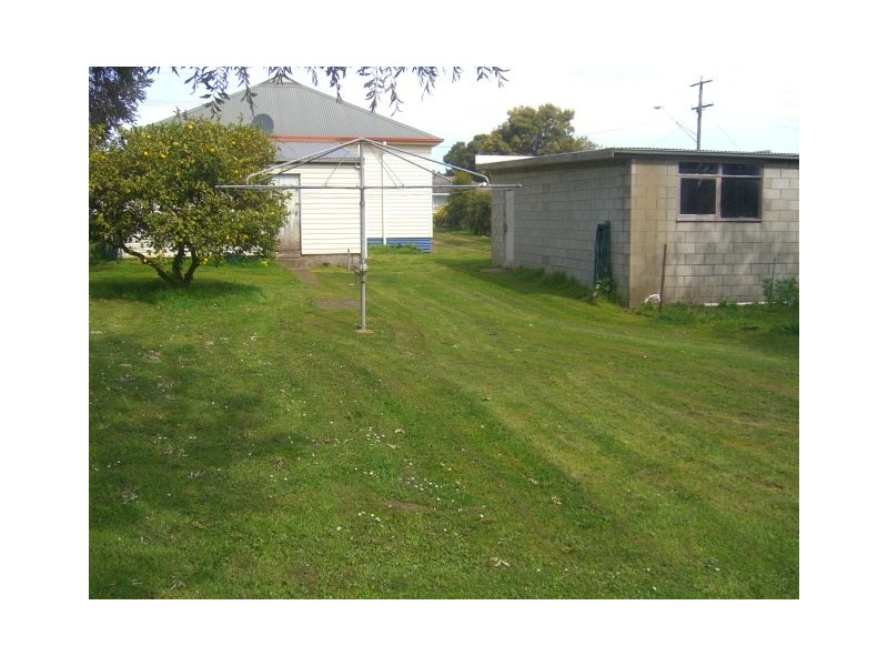 72 Curdie Street, Cobden VIC 3266