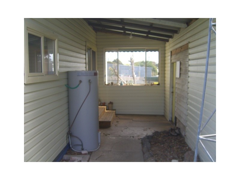 72 Curdie Street, Cobden VIC 3266