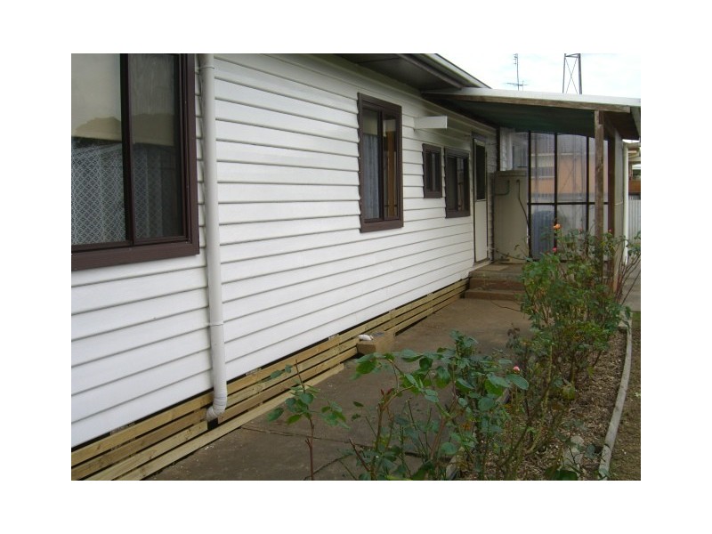 31 Dover Street, Cobden VIC 3266