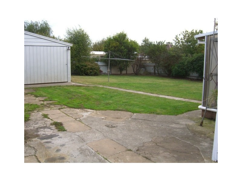 31 Dover Street, Cobden VIC 3266