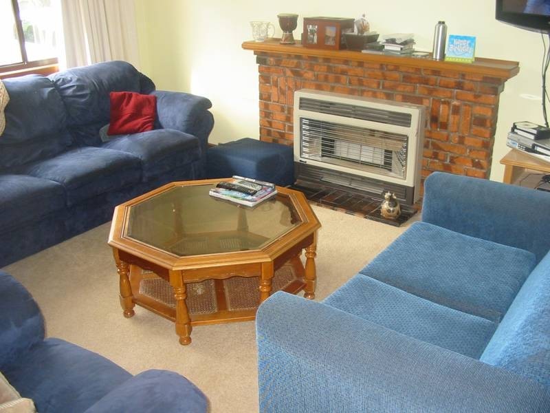 31 Dover Street, Cobden VIC 3266