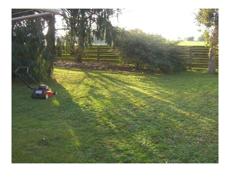 6 Church Street, Timboon VIC 3268