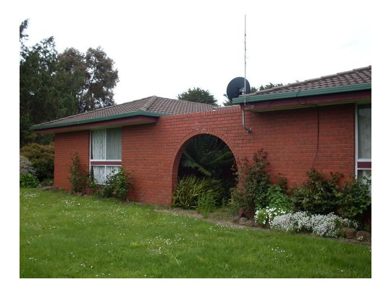 6 Church Street, Timboon VIC 3268