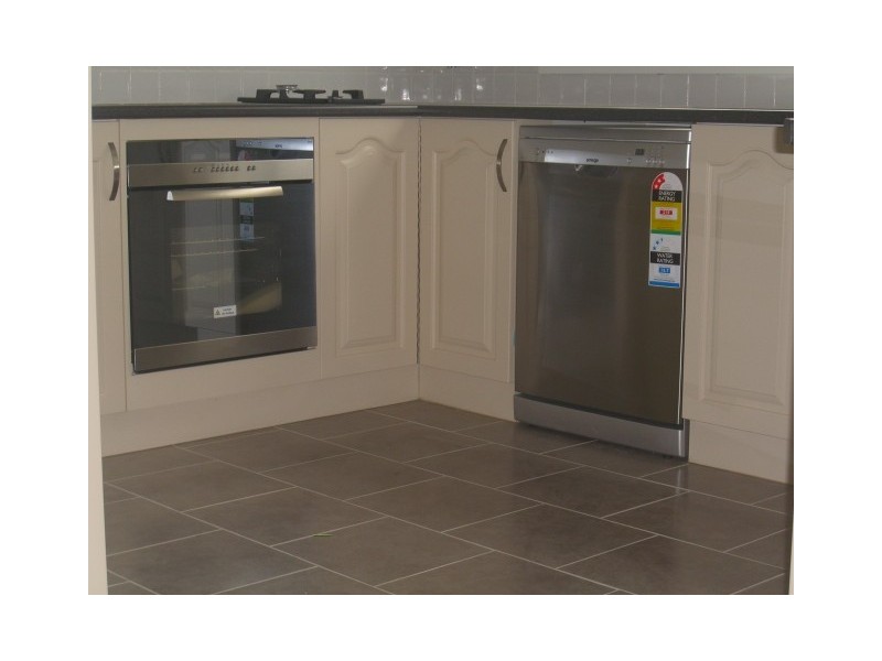 3/64 Curdie Street, Cobden VIC 3266