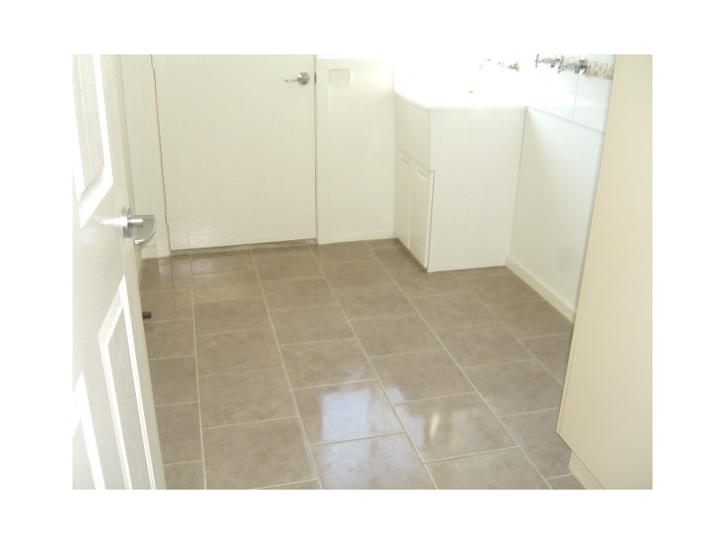 4/64 Curdie Street, Cobden VIC 3266