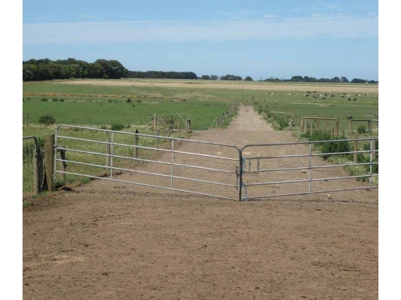 Princetown Road, Simpson VIC 3266