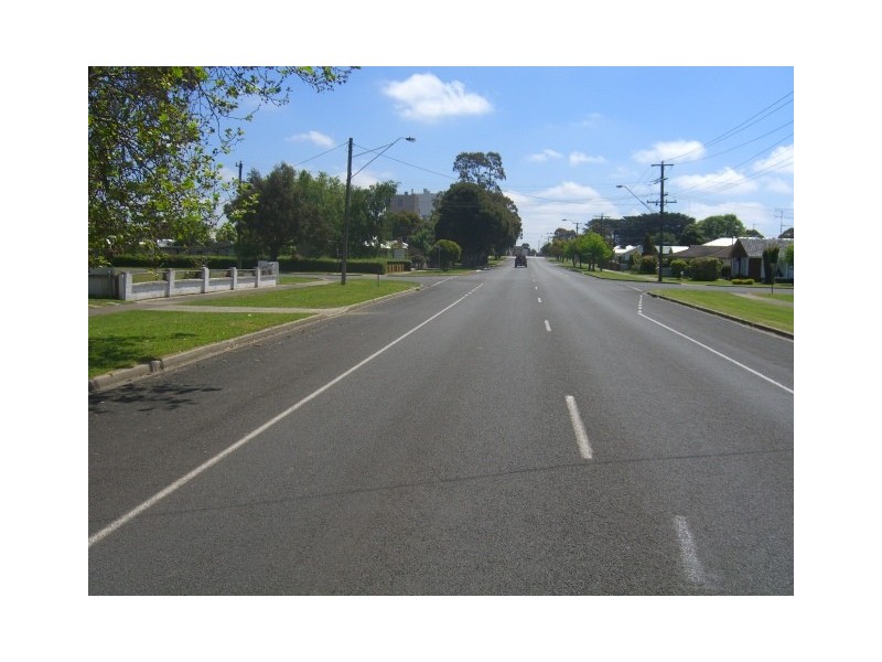 92 Curdie Street, Cobden VIC 3266
