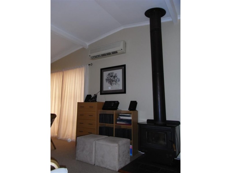 8 Lloyd Street, Derrinallum VIC 3325