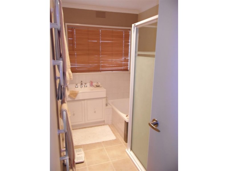 8 Lloyd Street, Derrinallum VIC 3325