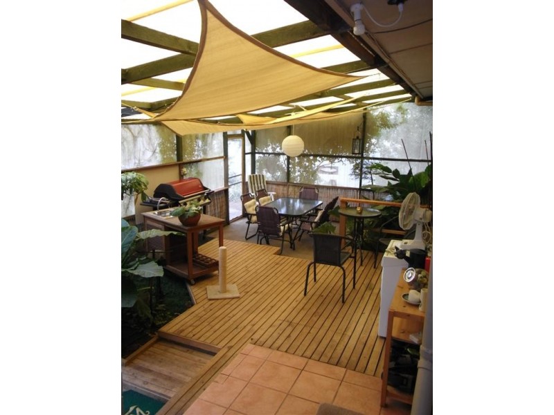 8 Lloyd Street, Derrinallum VIC 3325