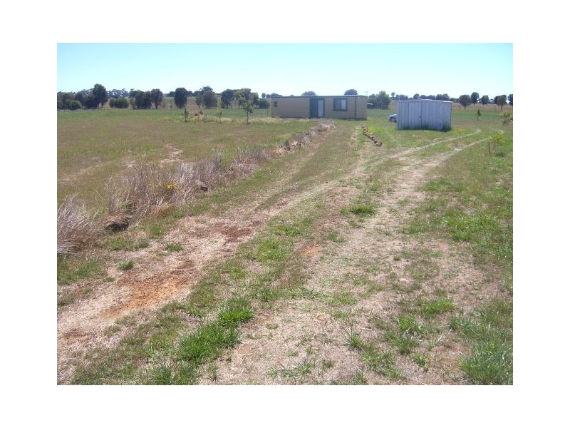 8 Christopher Court, Lismore VIC 3324