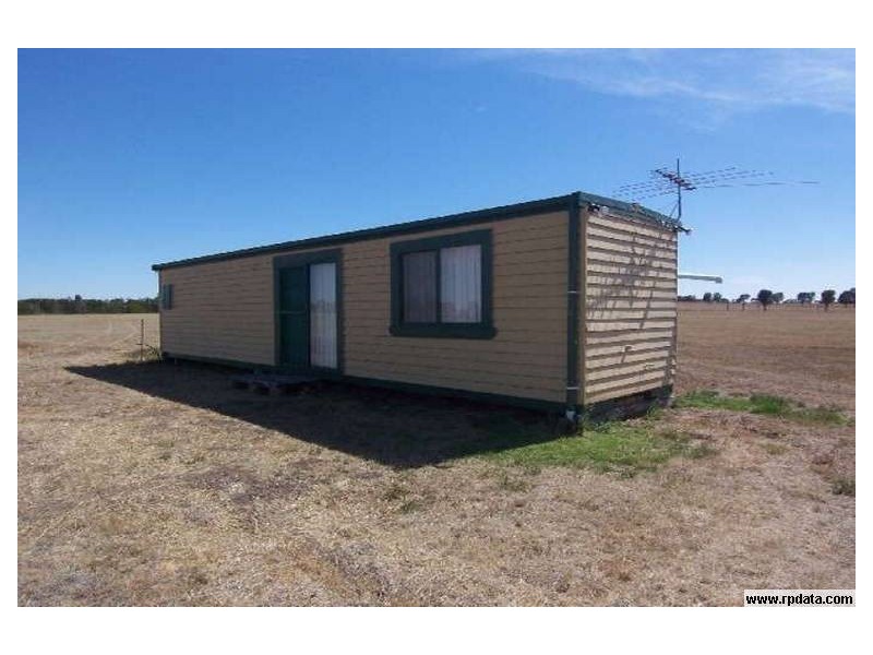 8 Christopher Court, Lismore VIC 3324