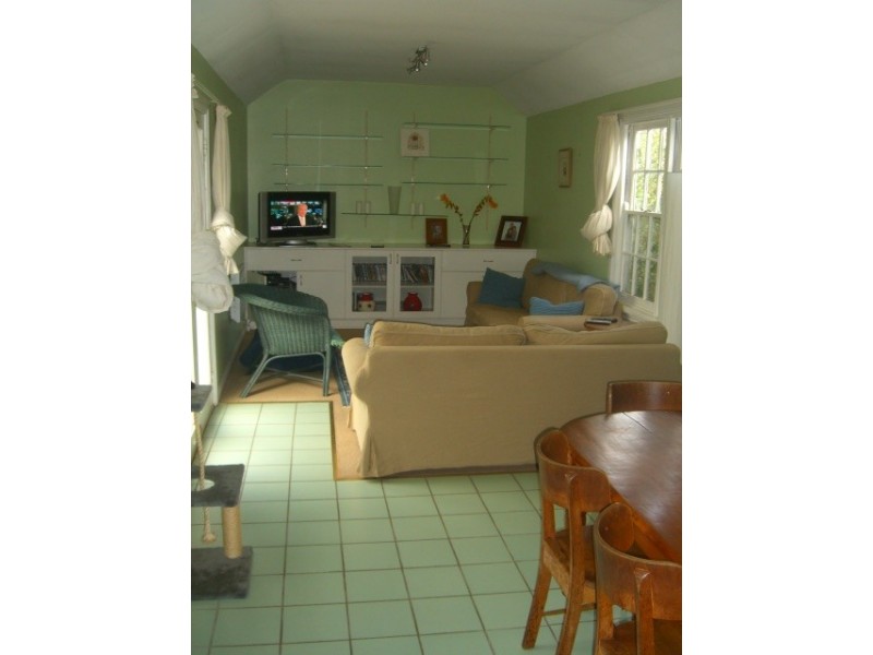 33 McKinnons Bridge Road, Noorat VIC 3265