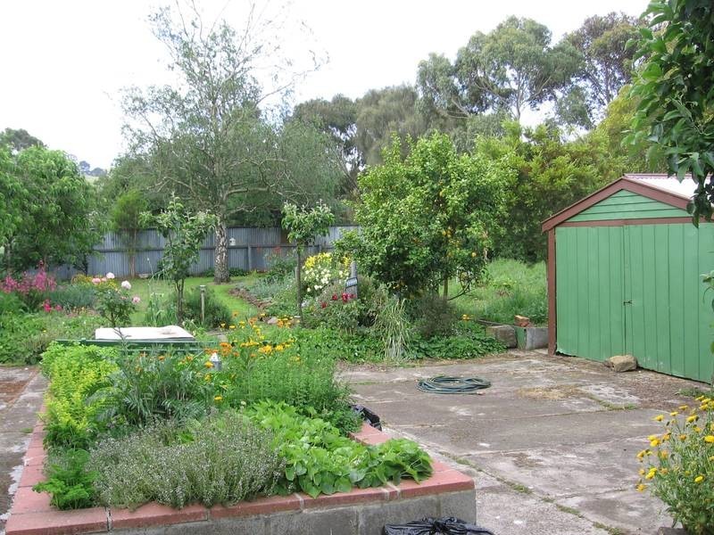 33 McKinnons Bridge Road, Noorat VIC 3265