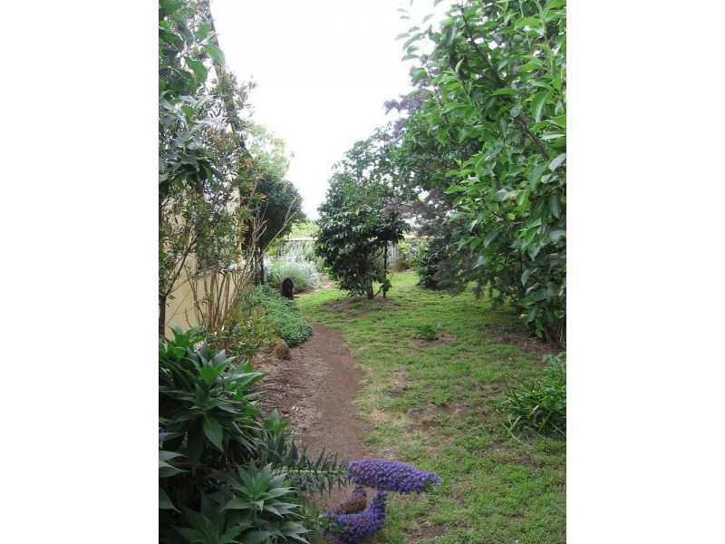 33 McKinnons Bridge Road, Noorat VIC 3265