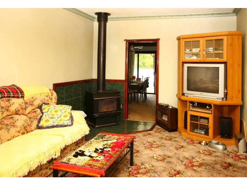 5 Squibbs Road, Timboon VIC 3268