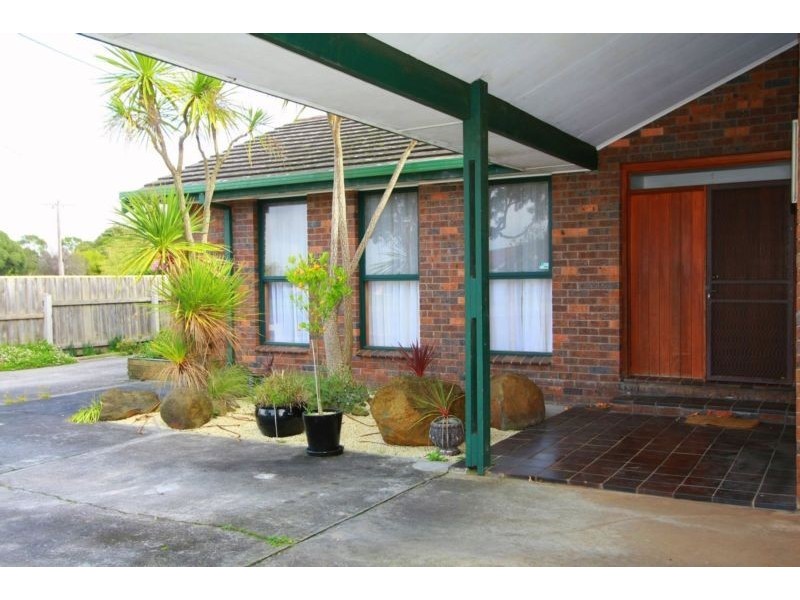 4 Rix Avenue, Cobden VIC 3266