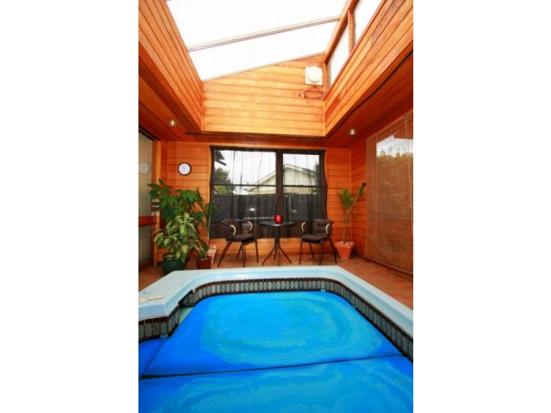 4 Rix Avenue, Cobden VIC 3266