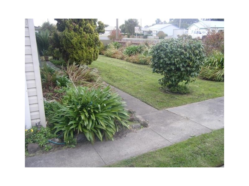 106 Curdie Street, Cobden VIC 3266