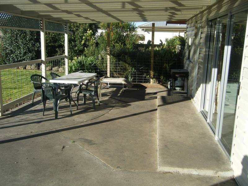 106 Curdie Street, Cobden VIC 3266