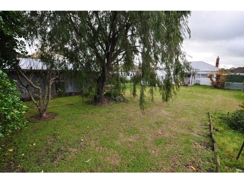85 Curdie Street, Cobden VIC 3266