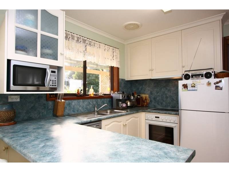 Off Bond Street, Timboon VIC 3268