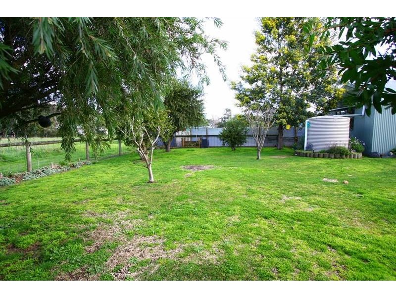 71 Oman Street, Lismore VIC 3324