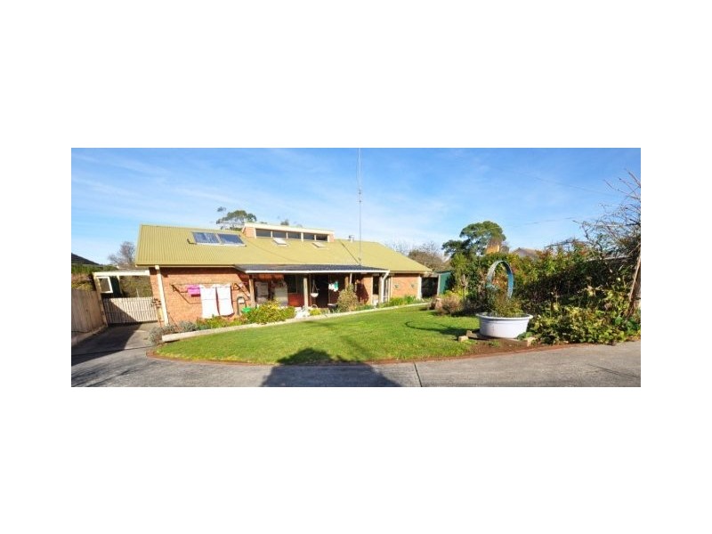 24 Peter Street, Cobden VIC 3266