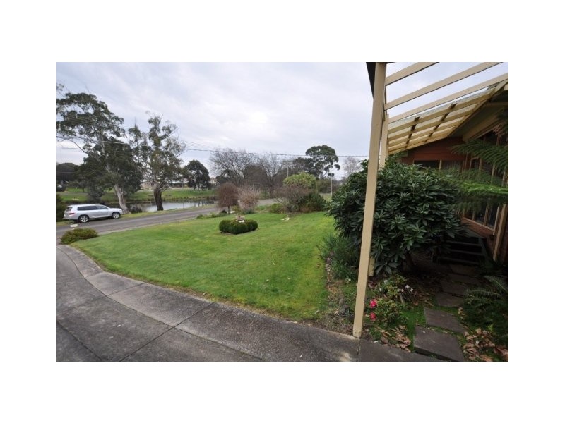 24 Peter Street, Cobden VIC 3266