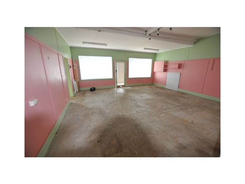 20 Curdie Street, Cobden VIC 3266