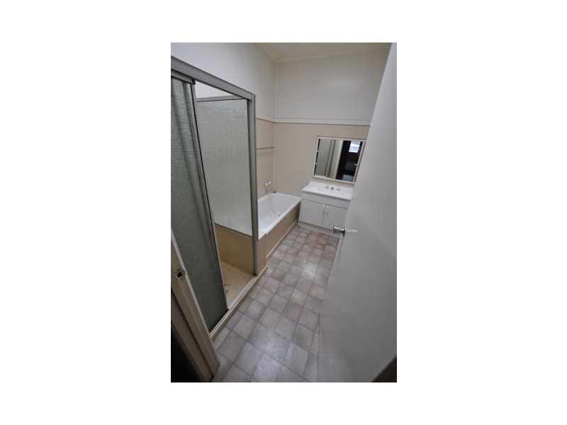 20 Curdie Street, Cobden VIC 3266