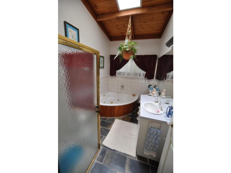 300 Cobden-Port Campbell Road, Cobden VIC 3266