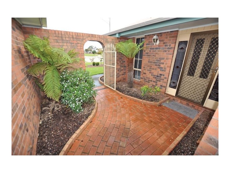 68 Curdie Street, Cobden VIC 3266